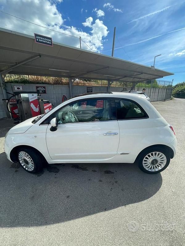 Usata Fiat 500 Lounge 69 CV (50 kW) 2011 Bianco Utilitaria