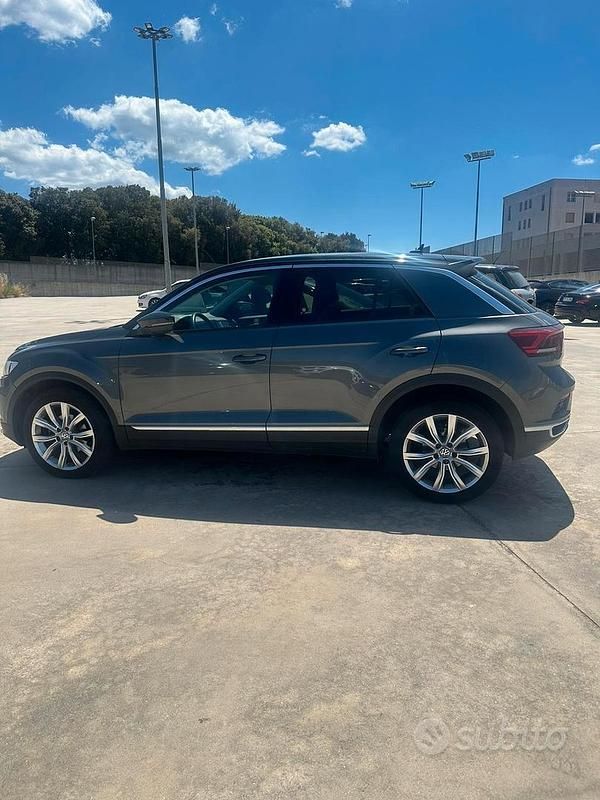 Usata VW T-Roc 150 CV (110 kW) 2020 Grigio SUV