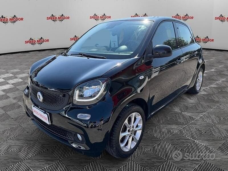Usata Smart ForFour Passion 90 CV (66 kW) 2016 Nero Utilitaria