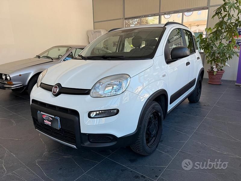 Usata Fiat Panda 4x4 S 85 CV (62 kW) 2020 Bianco Utilitaria