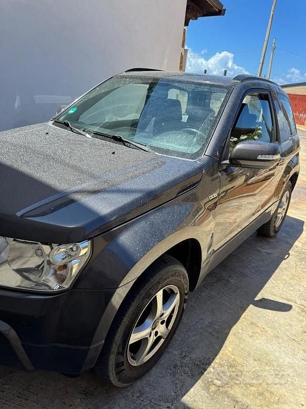 Usata 2011 Suzuki Grand Vitara SUV | 7700 € (Ottimo prezzo) - Immagine 1/4