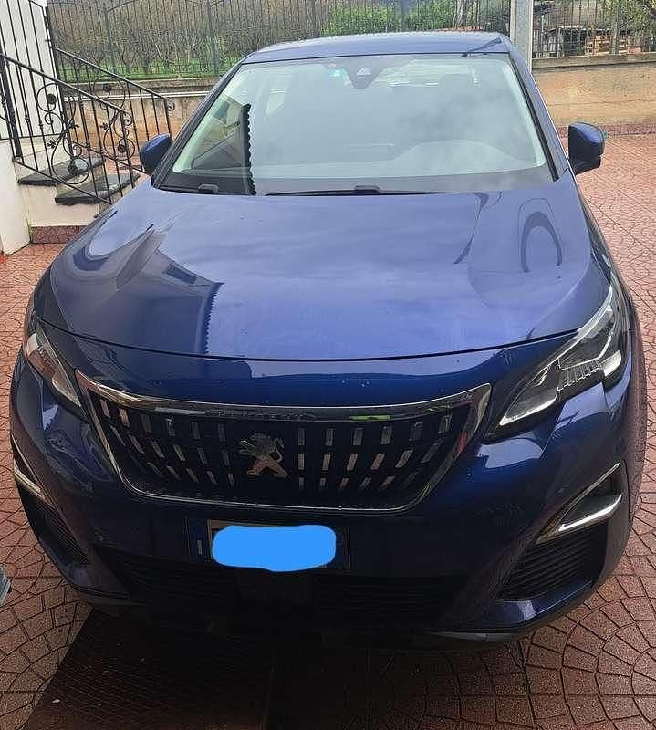 Blu/azzurro Usata 2019 Peugeot 3008 Active SUV | 12.500 € (Super prezzo) - Immagine 1/4