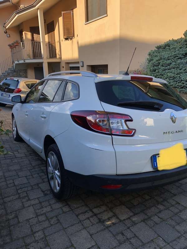 Usata Renault Mégane GrandTour LIMITED 110 CV (80 kW) 2015 Bianco Station wagon