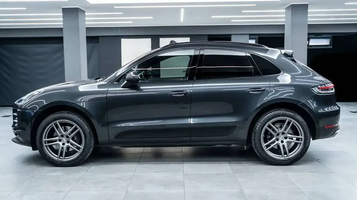 Usata Porsche Macan 245 CV (180 kW) 2020 Grigio scuro metall perlato SUV