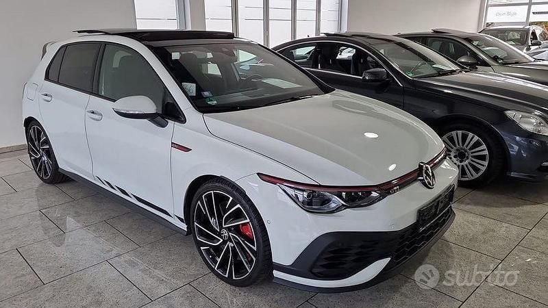 Usata VW Golf VIII GTI 300 CV (220 kW) 2022 Bianco Utilitaria