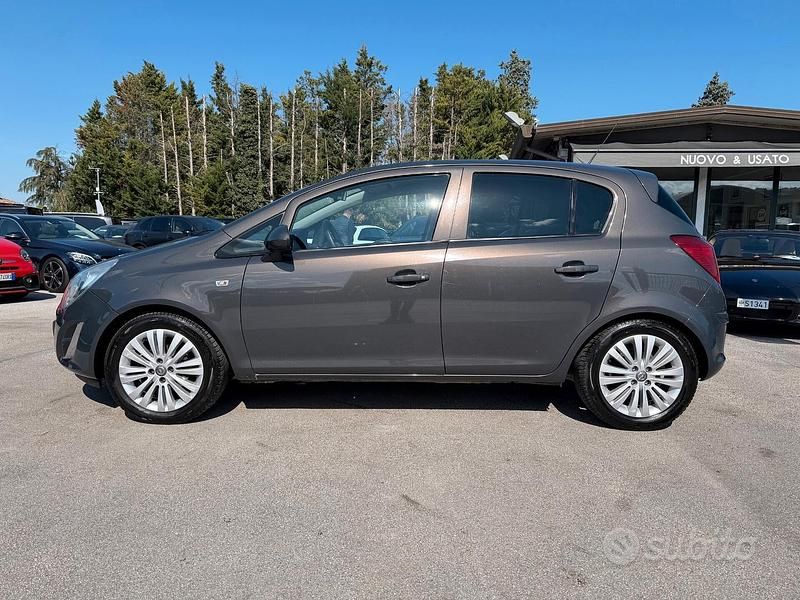 Usata Opel Corsa 86 CV (63 kW) 2013 Verde Utilitaria