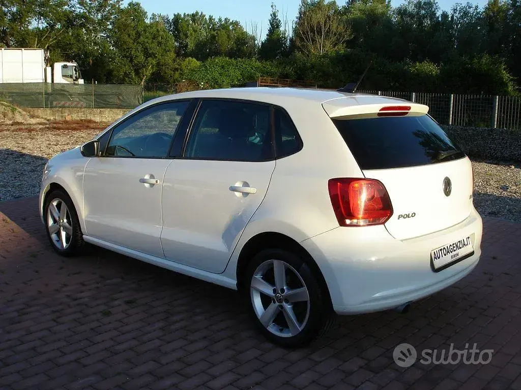 Usata VW Polo Highline 90 CV (66 kW) 2011 Bianco Utilitaria