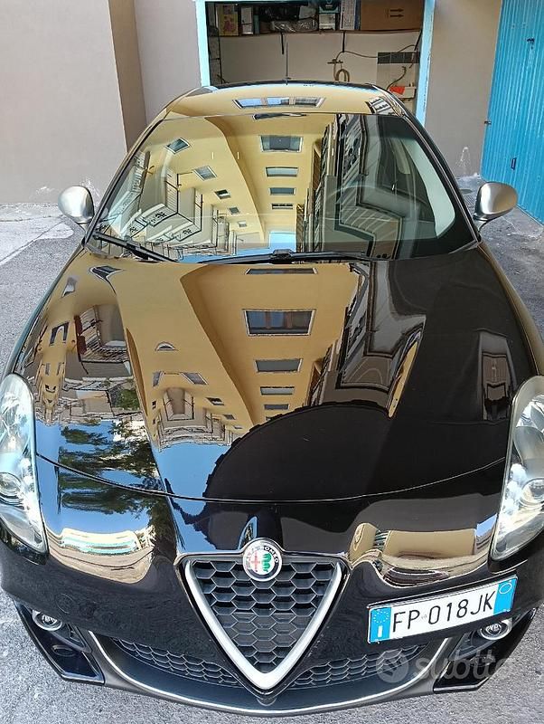 Usata Alfa Romeo Giulietta Super 120 CV (88 kW) 2018 Nero Utilitaria