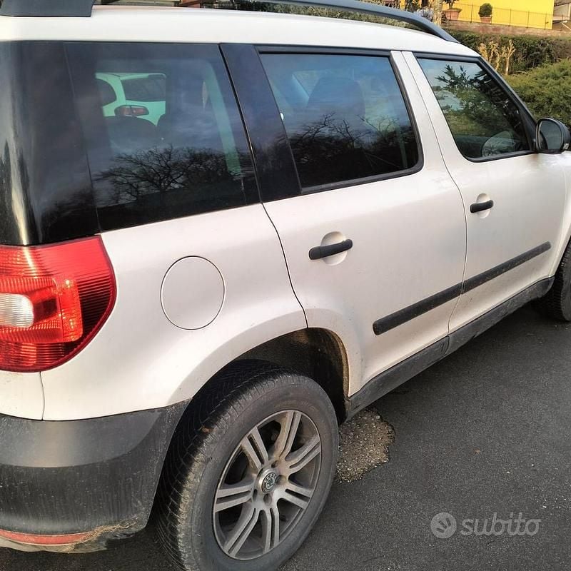 Usata Skoda Yeti Ambition 105 CV (77 kW) 2010 Bianco SUV