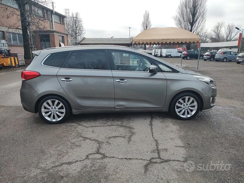 Usata Kia Carens 136 CV (100 kW) 2014 Marrone Monovolume