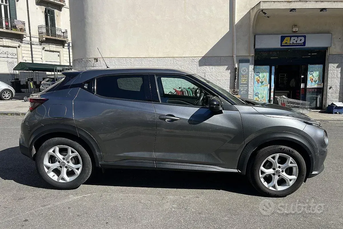 Gebraucht Nissan Juke Acenta 114 PS (83 kW) 2021 Grau SUV