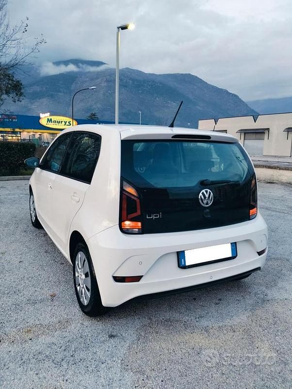 Usata VW up! Move 60 CV (44 kW) 2018 Bianco Utilitaria
