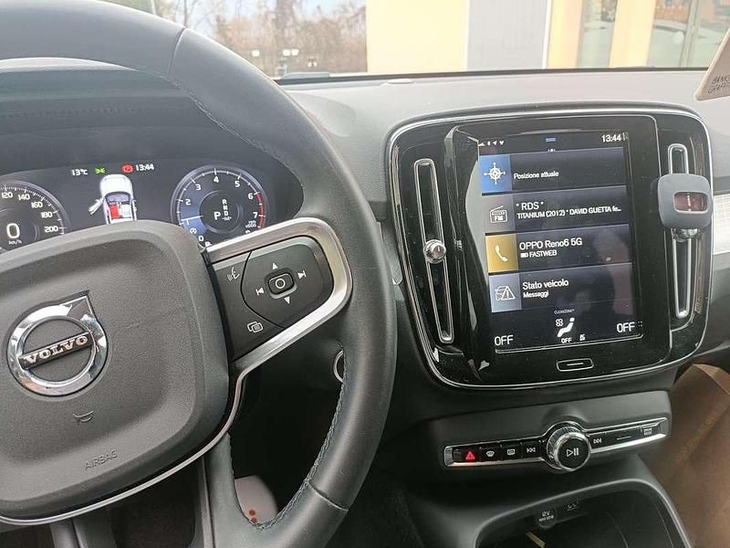 Usata Volvo V40 Business Edition 152 CV (111 kW) 2019 Nero Berlina