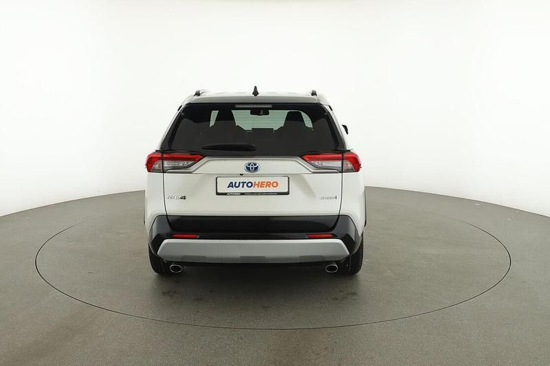 Usata Toyota RAV4 Hybrid Style 218 CV (160 kW) 2019 Bianco SUV