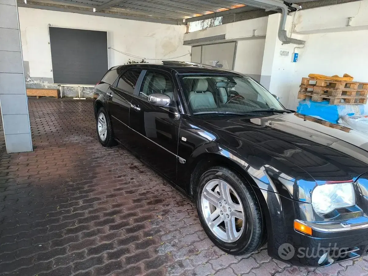 Usata Chrysler 300C 218 CV (160 kW) 2006 Nero Station wagon