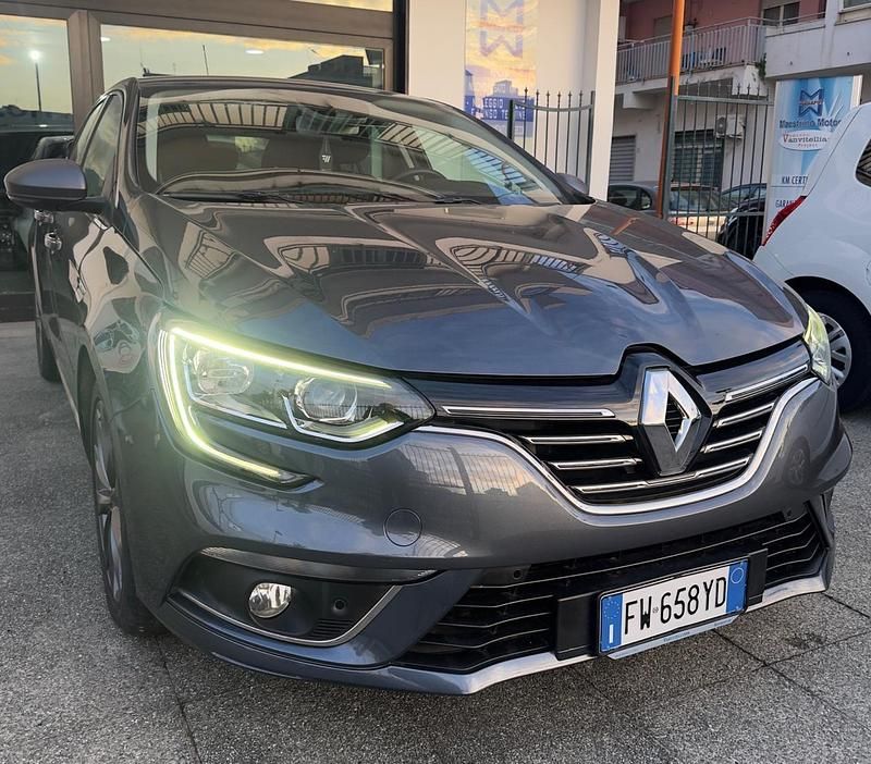 Usata Renault Mégane IV Intens 115 CV (84 kW) 2019 Grigio Berlina