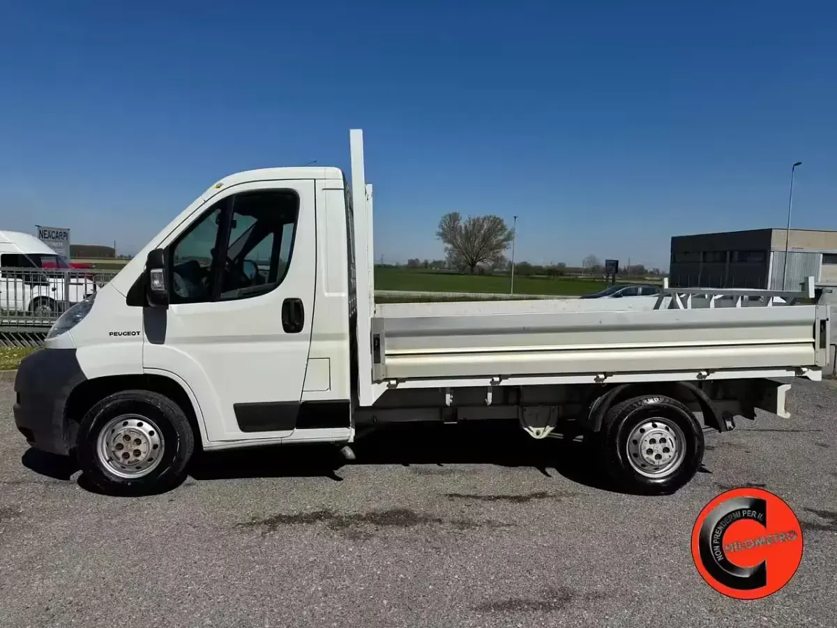 Usata Peugeot Boxer 120 CV (88 kW) 2009 Bianco pastello Furgone