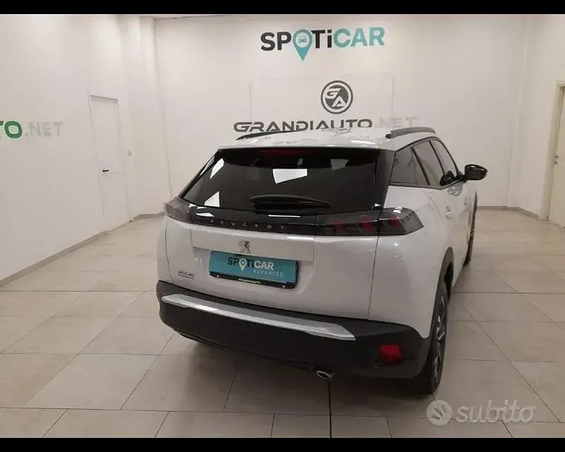Usata Peugeot 2008 Allure 110 CV (80 kW) 2022 Bianco SUV