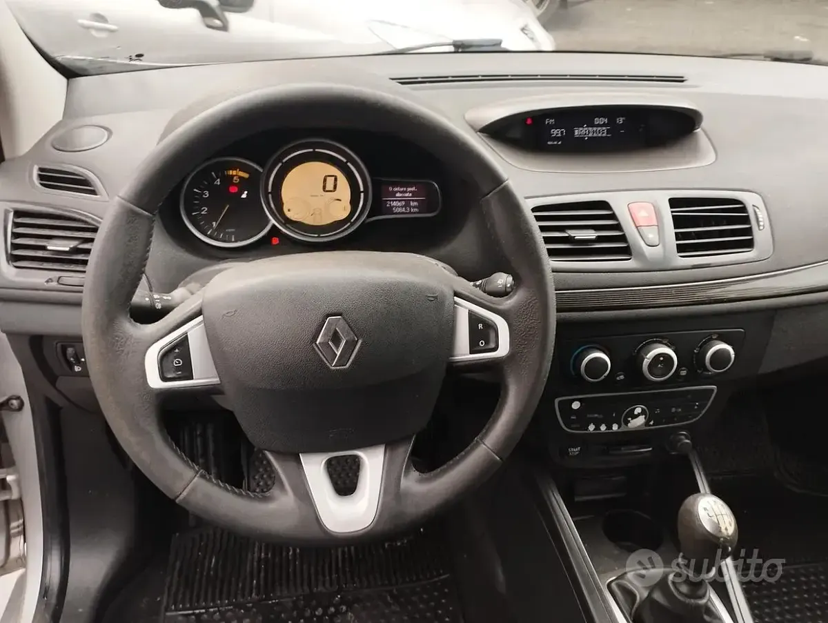 Usata Renault Mégane 110 CV (80 kW) 2011 Grigio Berlina