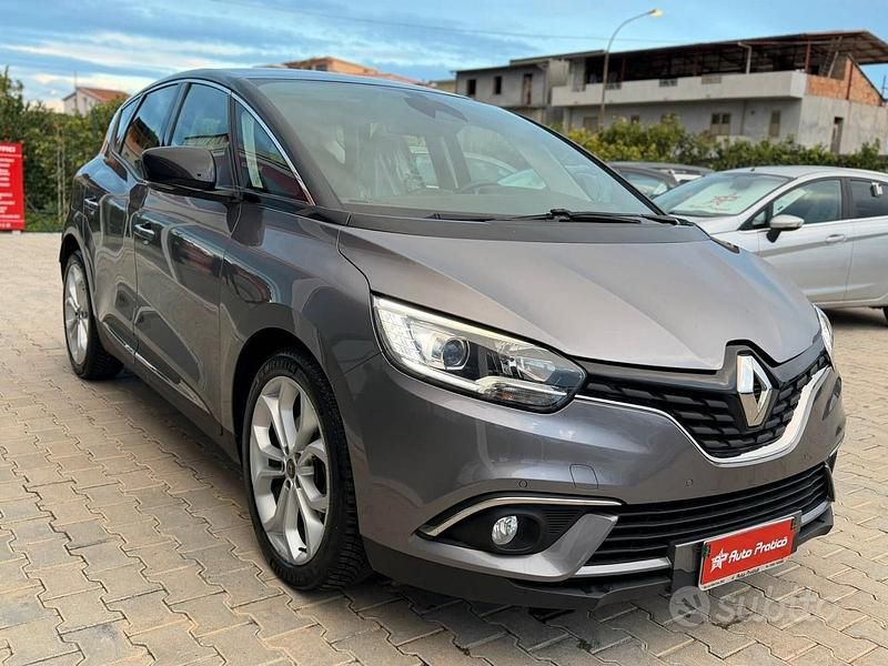 Usata Renault Scénic IV Business 120 CV (88 kW) 2020 Grigio Monovolume