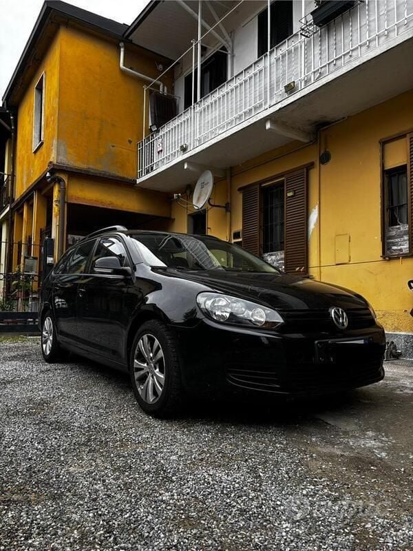 Usata VW Golf VII 110 CV (80 kW) 2015 Nero Station wagon