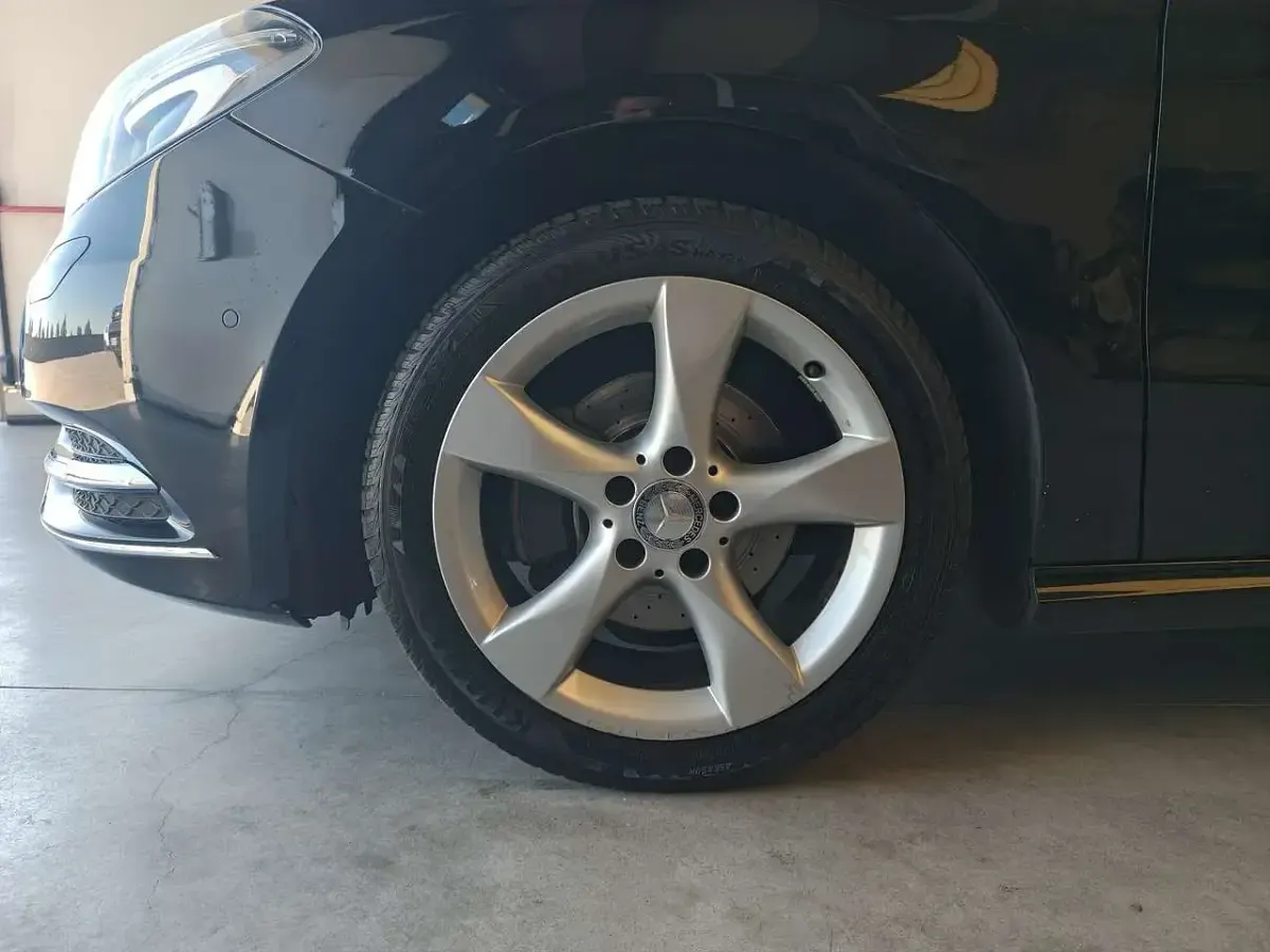 Usata Mercedes B180 Premium 109 CV (80 kW) 2013 Nero Utilitaria