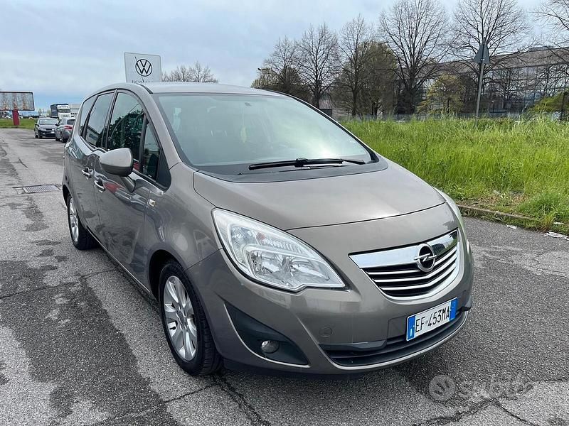 Usata Opel Meriva Cosmo 101 CV (74 kW) 2011 Marrone Monovolume