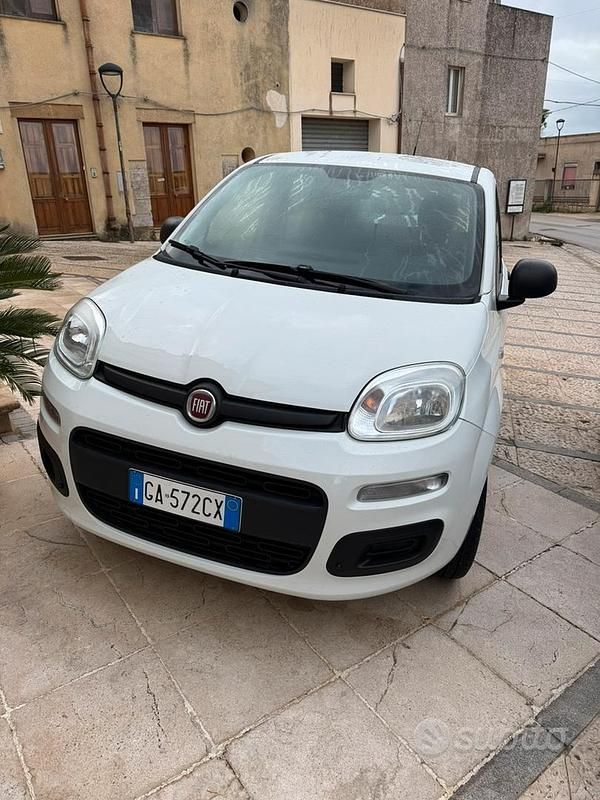 Usata Fiat Panda Easy 69 CV (50 kW) 2020 Bianco Utilitaria