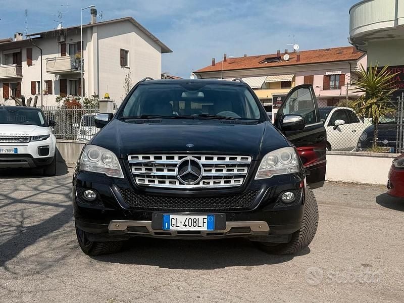 Usata Mercedes ML350 Premium 211 CV (155 kW) 2009 Nero SUV