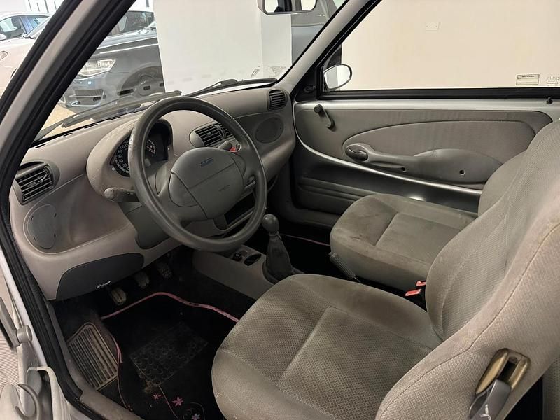 Usata Fiat 600 Anniversary 54 CV (39 kW) 2008 Argento Utilitaria