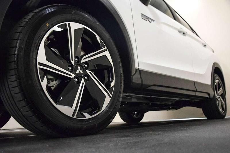 Usata Mitsubishi Eclipse Cross Instyle 188 CV (138 kW) 2022 Bianco SUV