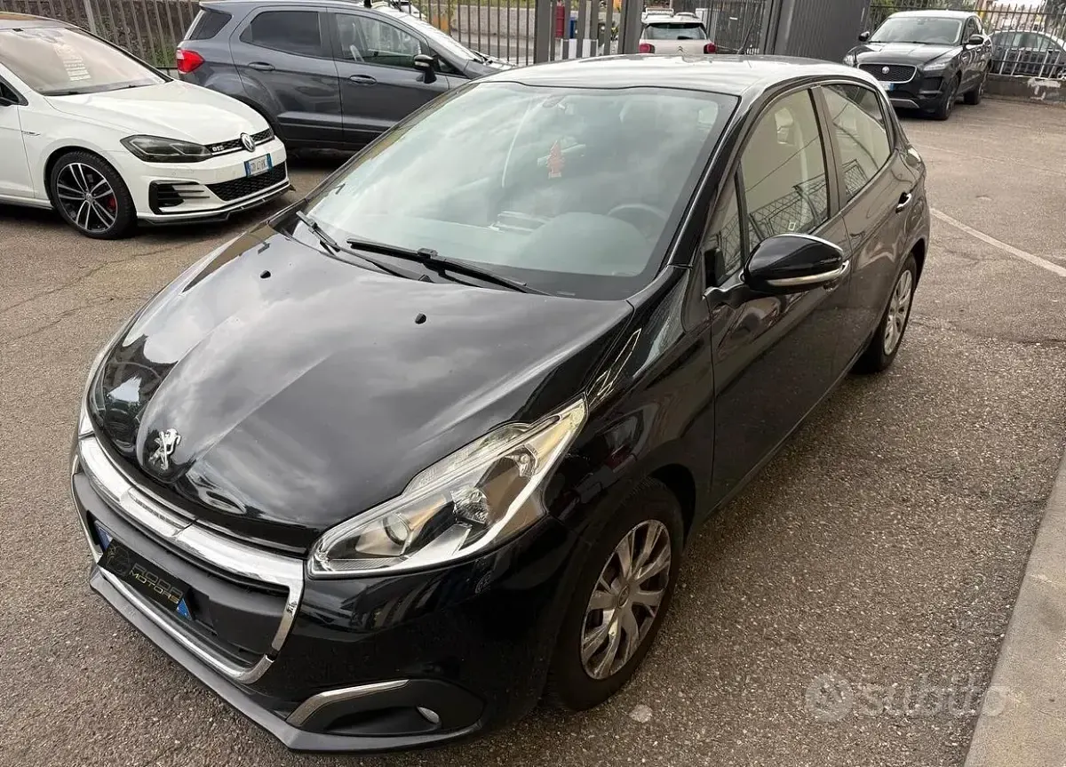 Usata Peugeot 208 Allure 75 CV (55 kW) 2018 Nero Utilitaria