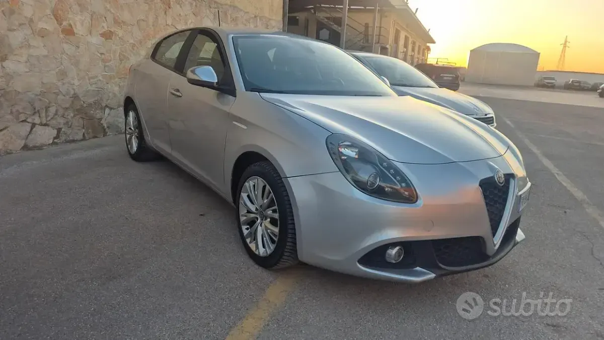 Usata Alfa Romeo Giulietta Business 120 CV (88 kW) 2017 Grigio Utilitaria