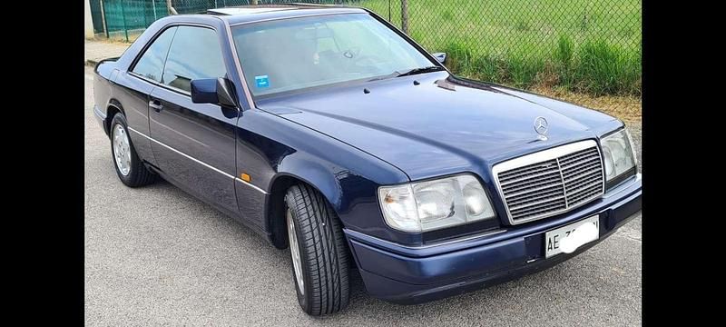 Usata Mercedes 200 124 CV (91 kW) 1995 Blu/azzurro Coupé