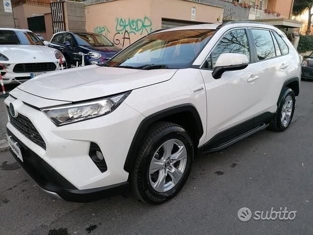 Usata Toyota RAV4 Business Edition 178 CV (130 kW) 2021 Bianco Station wagon