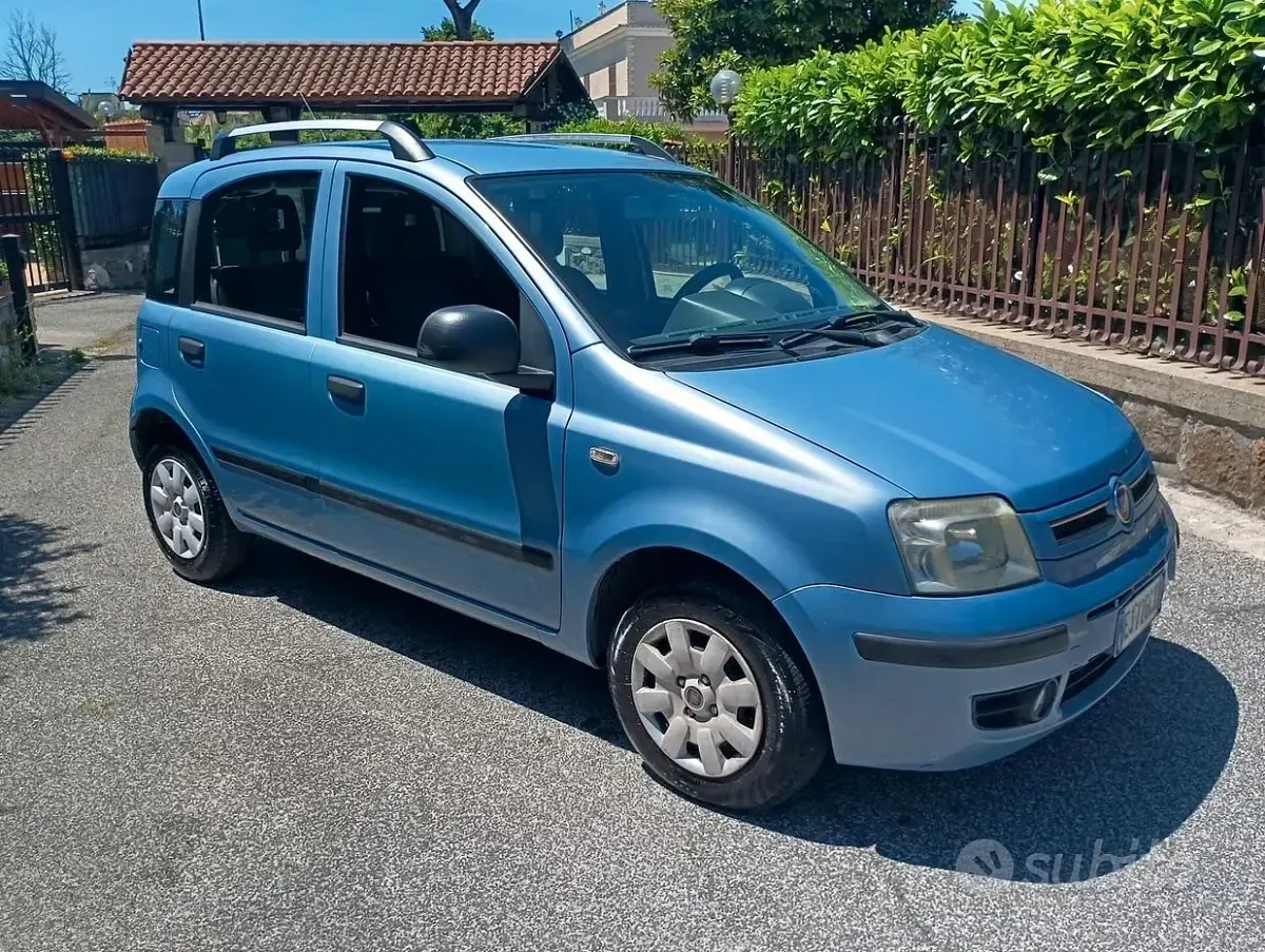Usata Fiat Panda Dynamic 75 CV (55 kW) 2011 Bluazzurro Utilitaria