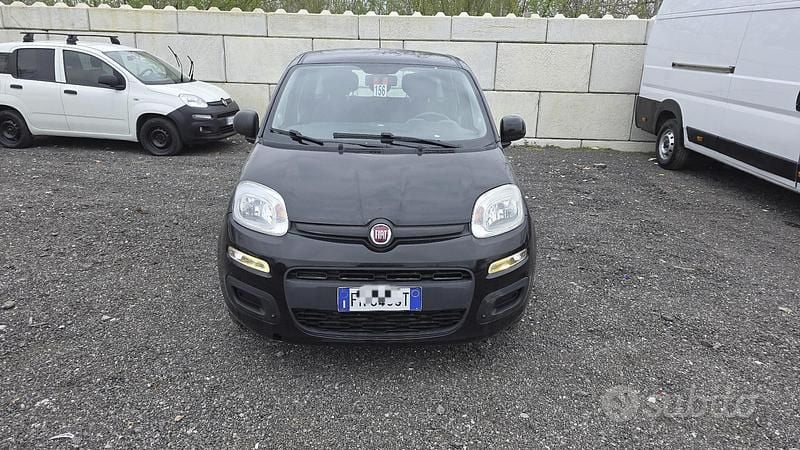 Usata Fiat Panda Lounge 69 CV (50 kW) 2017 Nero Utilitaria