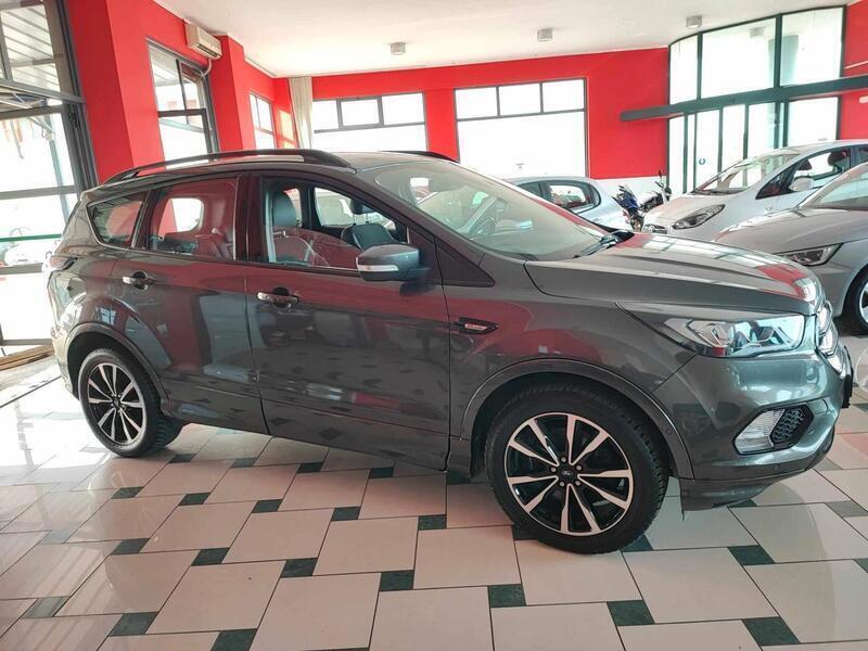 Usato 2019 Ford Kuga 2.0 Diesel 120 CV (17.900 €)