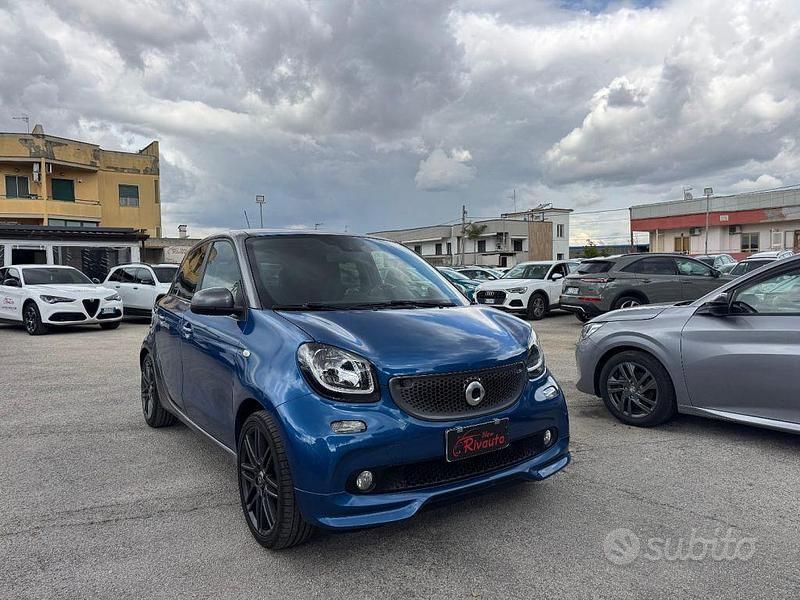 Begagnad Smart ForFour Brabus 90 HK (66 kW) 2018 Blå Halvkombi