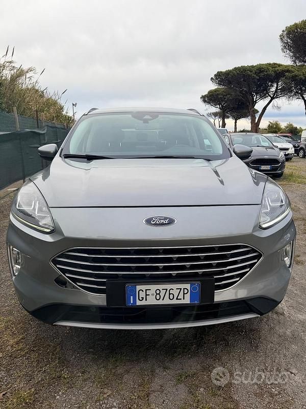 Usata Ford Kuga 120 CV (88 kW) 2021 Grigio SUV