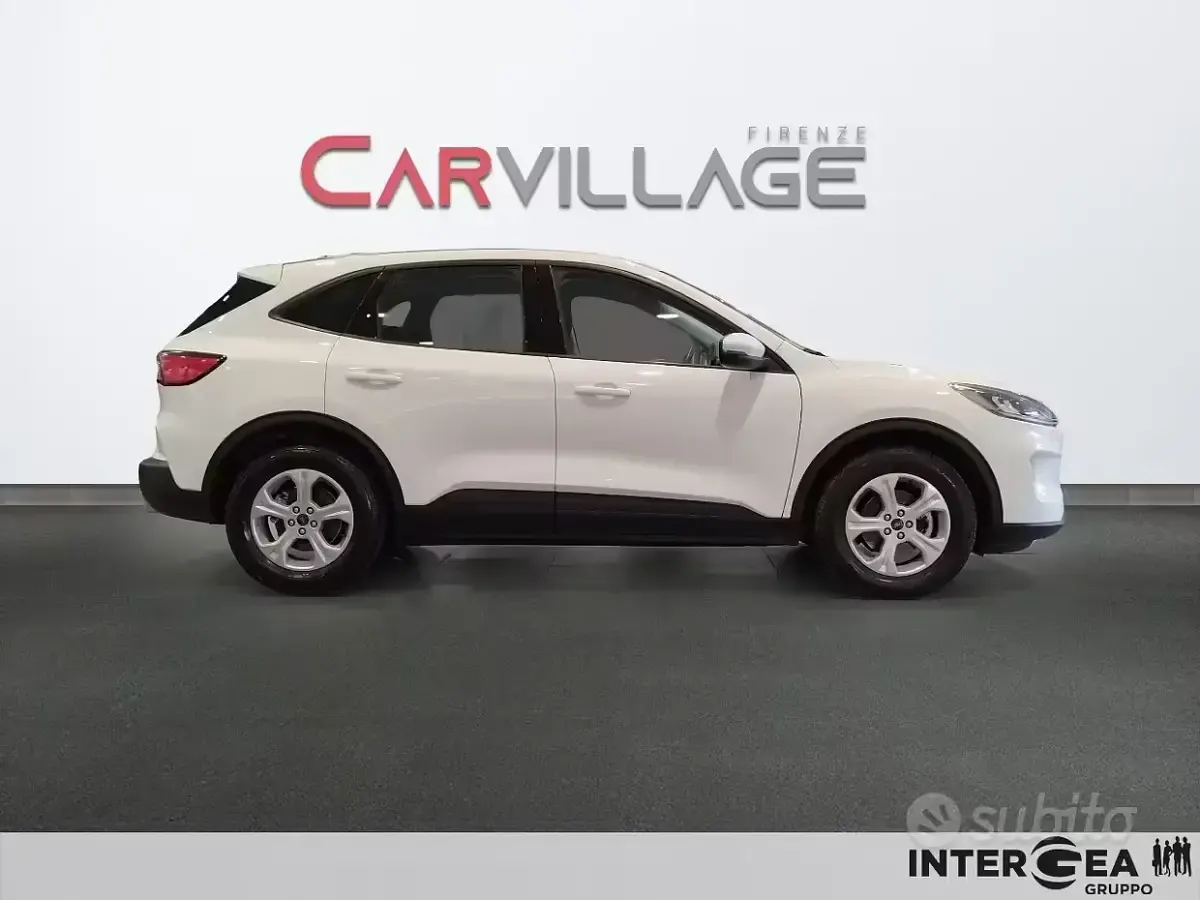 Gebraucht Ford Kuga 120 PS (88 kW) 2021 Weiß SUV