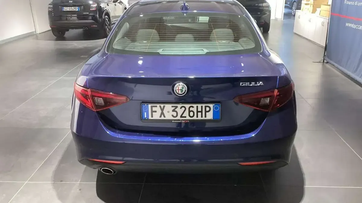 Usata Alfa Romeo Giulia Business 160 CV (117 kW) 2019 Blu/azzurro Berlina