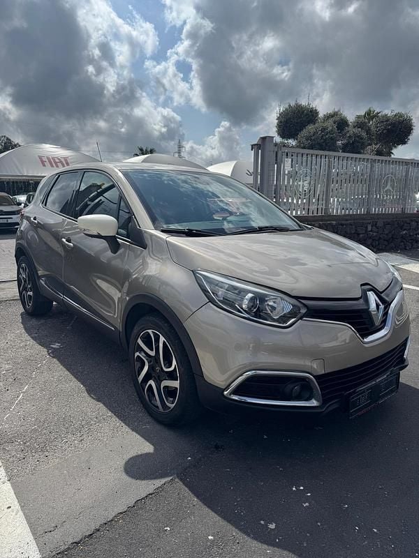 Usata Renault Captur Intens 118 CV (86 kW) 2016 Grigio SUV