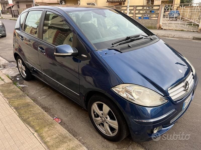 Usata Mercedes A180 Avantgarde 108 CV (79 kW) 2009 Blu Berlina