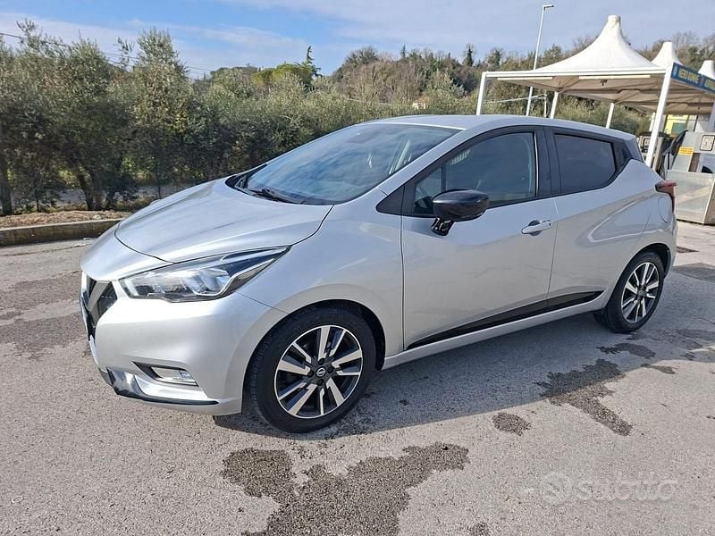 Usata Nissan Micra Acenta 90 CV (66 kW) 2017 Grigio Berlina