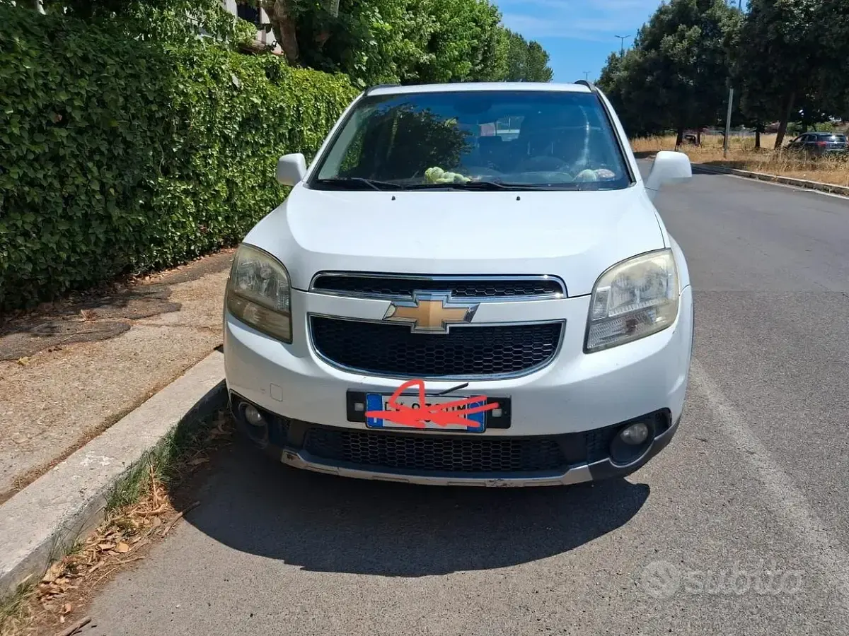 Usata Chevrolet Orlando 141 CV (103 kW) 2011 Bianco Monovolume