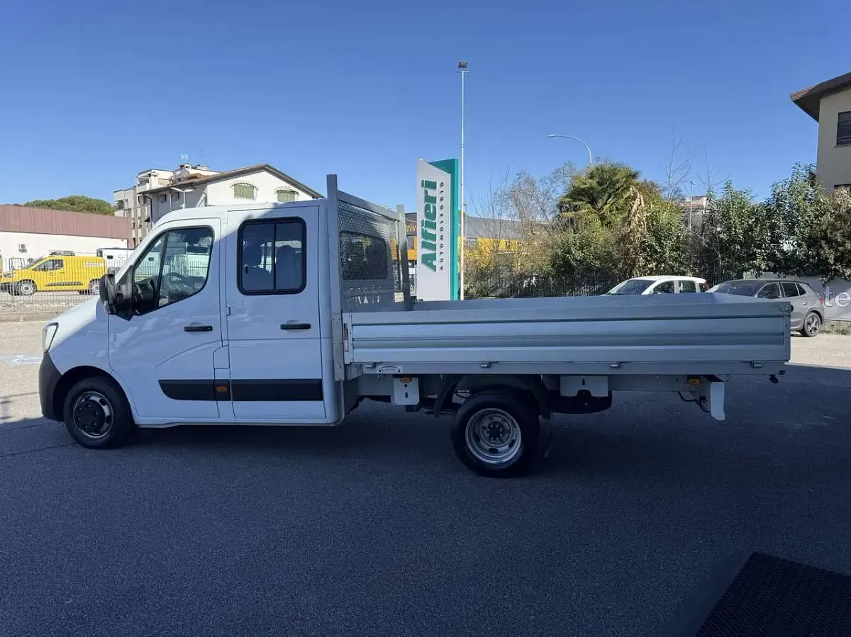 Usata Renault Master 145 CV (106 kW) 2022 Bianco Monovolume