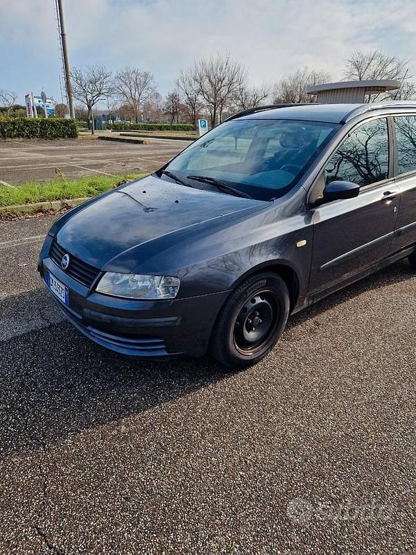 Usata Fiat Stilo 116 CV (85 kW) 2004 Grigio Station wagon