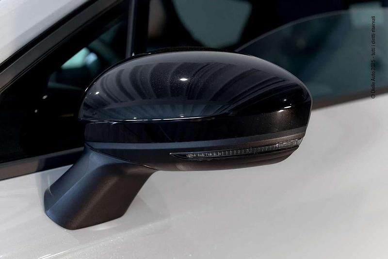 Nuova Renault Clio V Techno 100 CV (73 kW) 2025 Argento Berlina