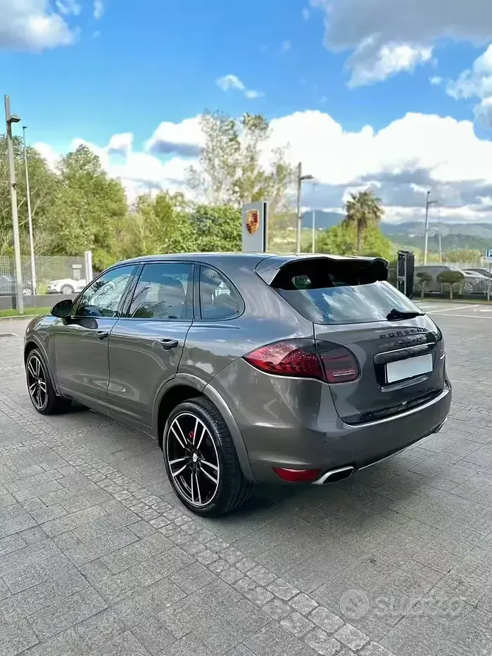 Usata Porsche Cayenne 240 CV (176 kW) 2010 SUV